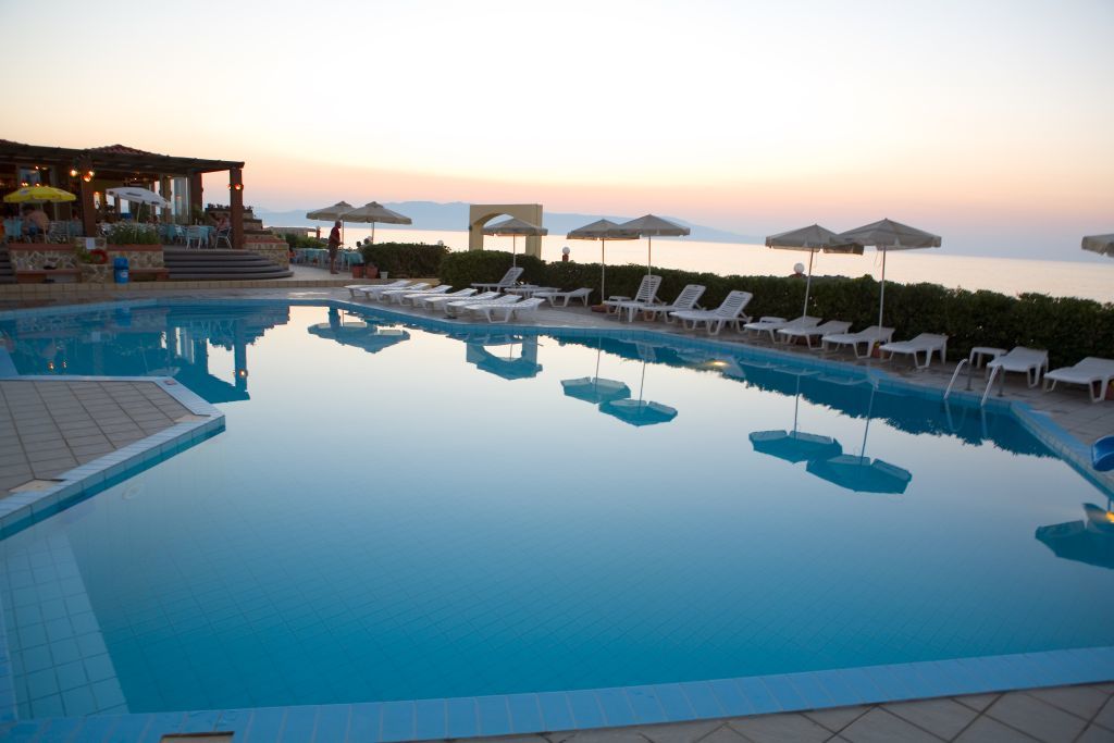 Hotel Haris On The Beach Agia Marina Exterior foto